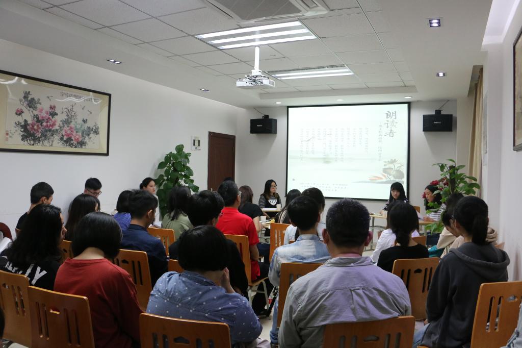 积极参与的同学们